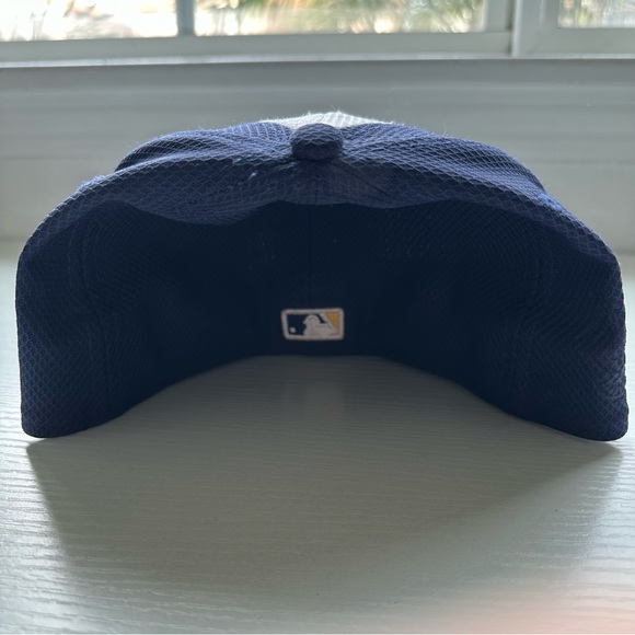 New Era White and Navy Blue Padres Hat Size 7 3/8 - Picture 3 of 6